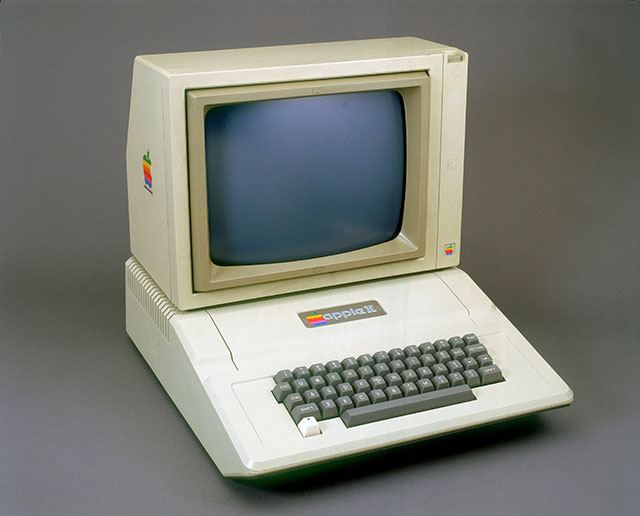 Apple II, 1977 г.